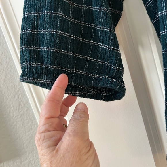 J. Jill plaid 3/4 length sleeve v neck button down top. Dark green. Classic. PXL - Picture 4 of 9